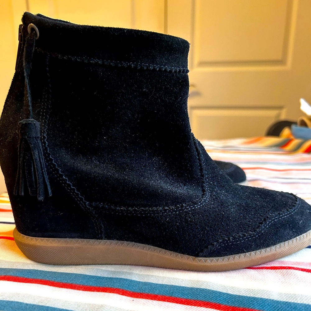 Brusque Black Suede Leather Ankle Boots With Tassels. Women's Size 7.5